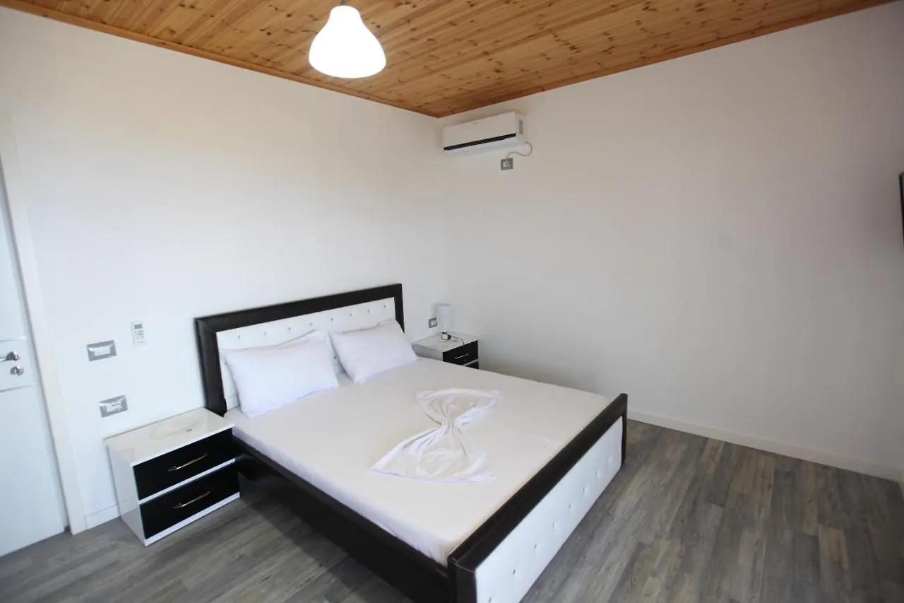 Vila Riza Veliu Piqeras