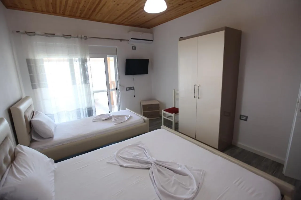 Vila Riza Veliu Piqeras Апарт-отель